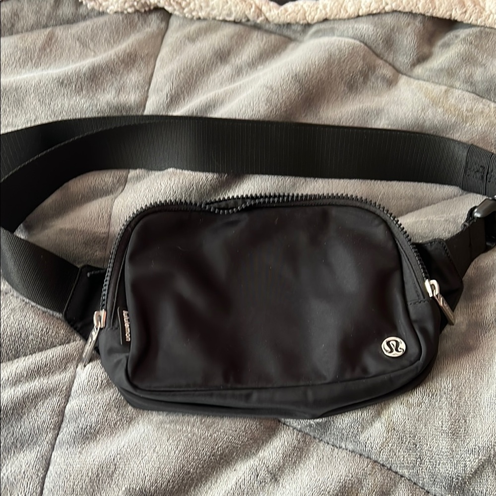 Lululemon Black Belt Bag Large